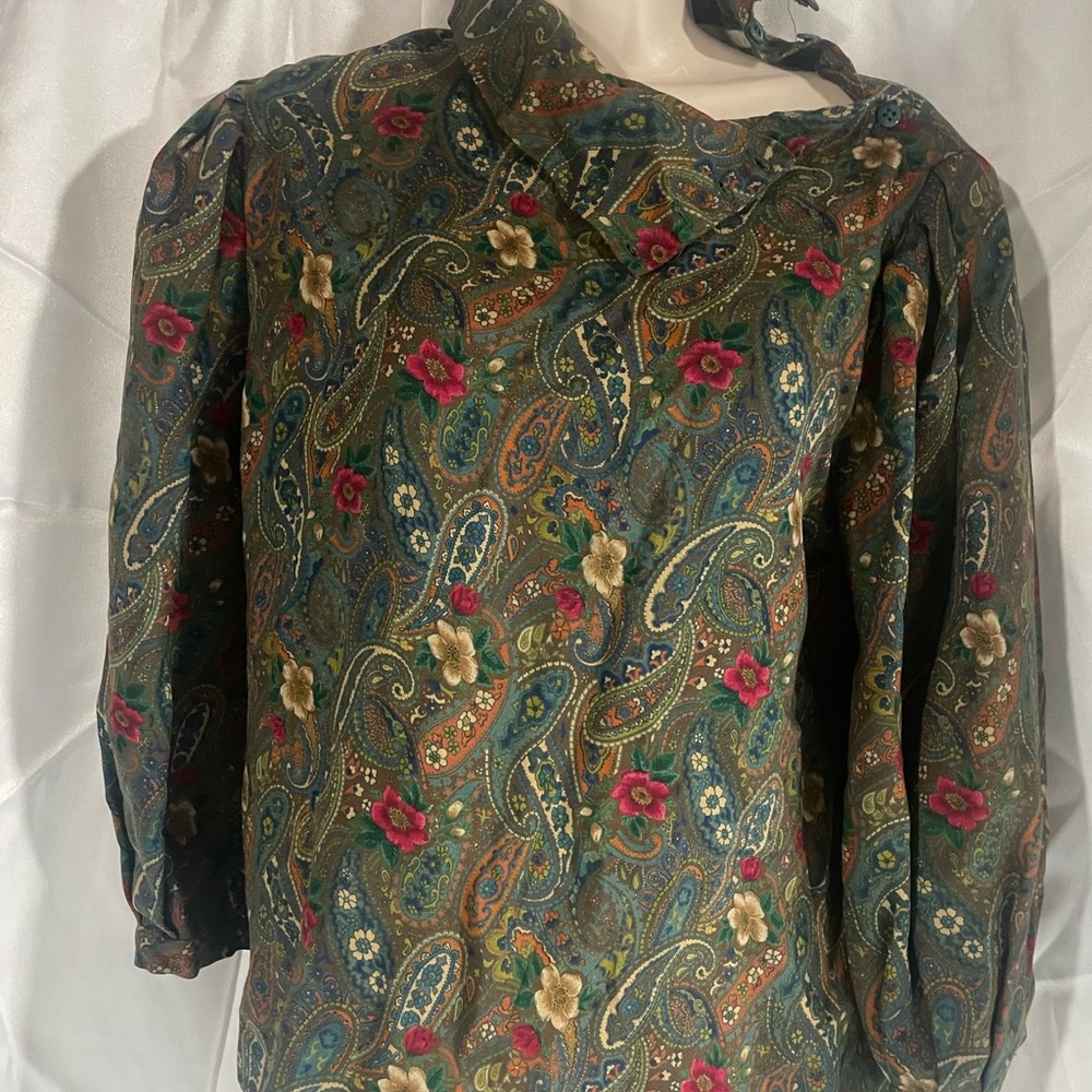 Perry Ellis Colorful Paisley Fabric - Picture 5 of 9